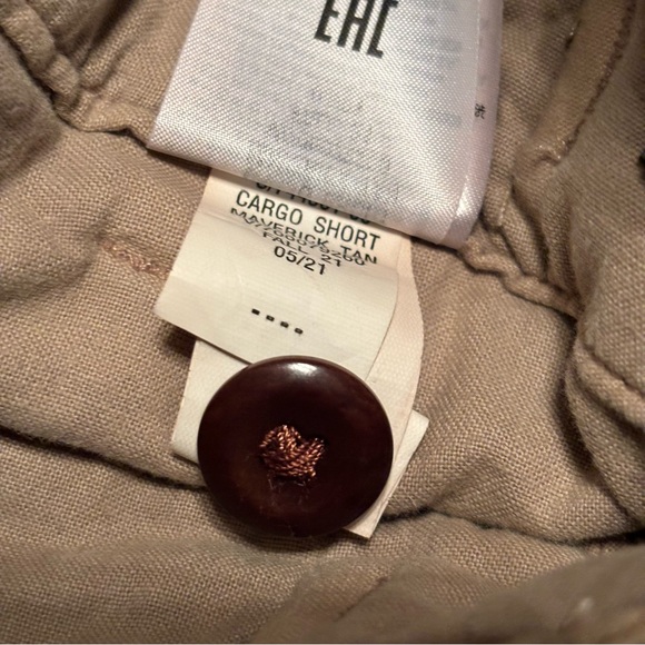 Banana Republic Cargo Shorts Adjustable Waist Buckles Snap Pockets Tan Size 31 - Picture 12 of 15
